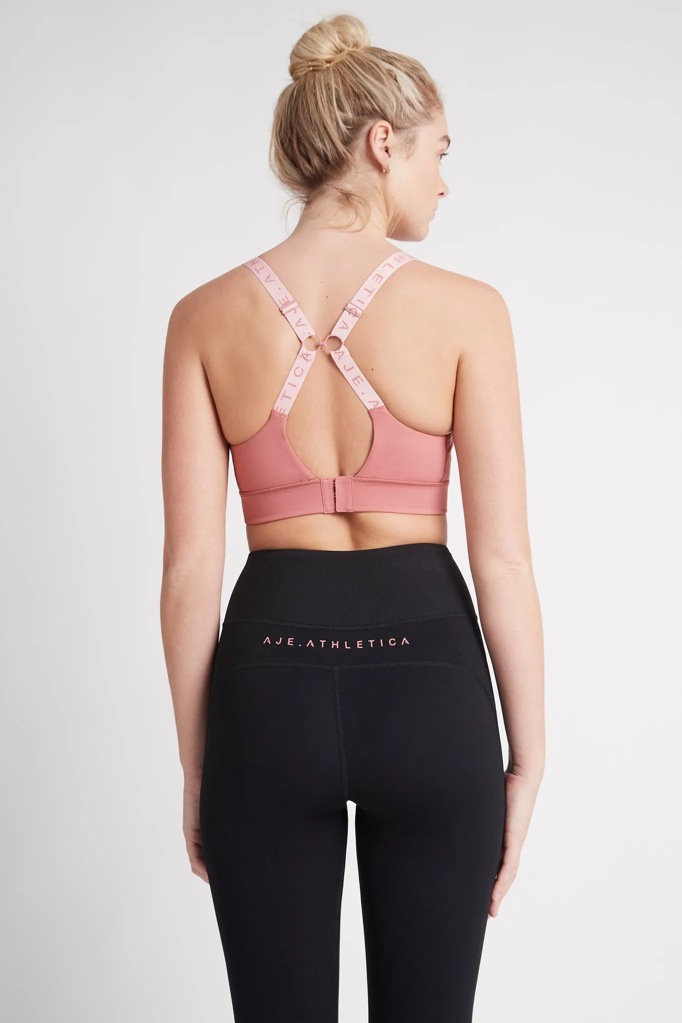 Adjustable Strap Logo Tape Sports Bra 321