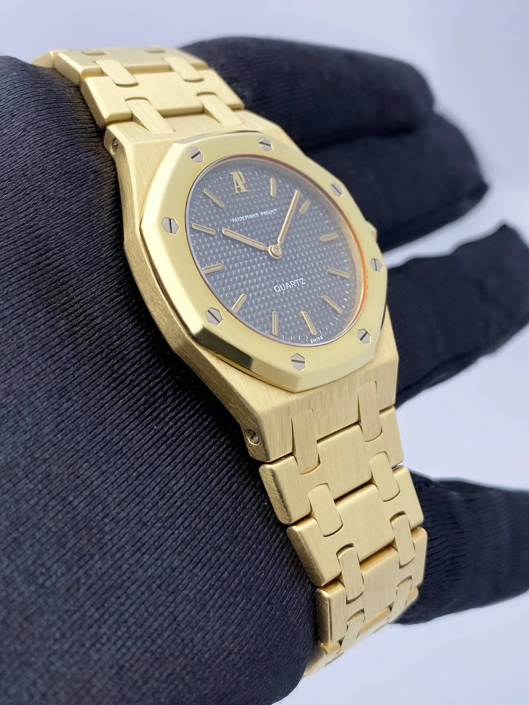Audemars Piguet Royal Oak 6007BA 18K Yellow Gold Ladies Watch