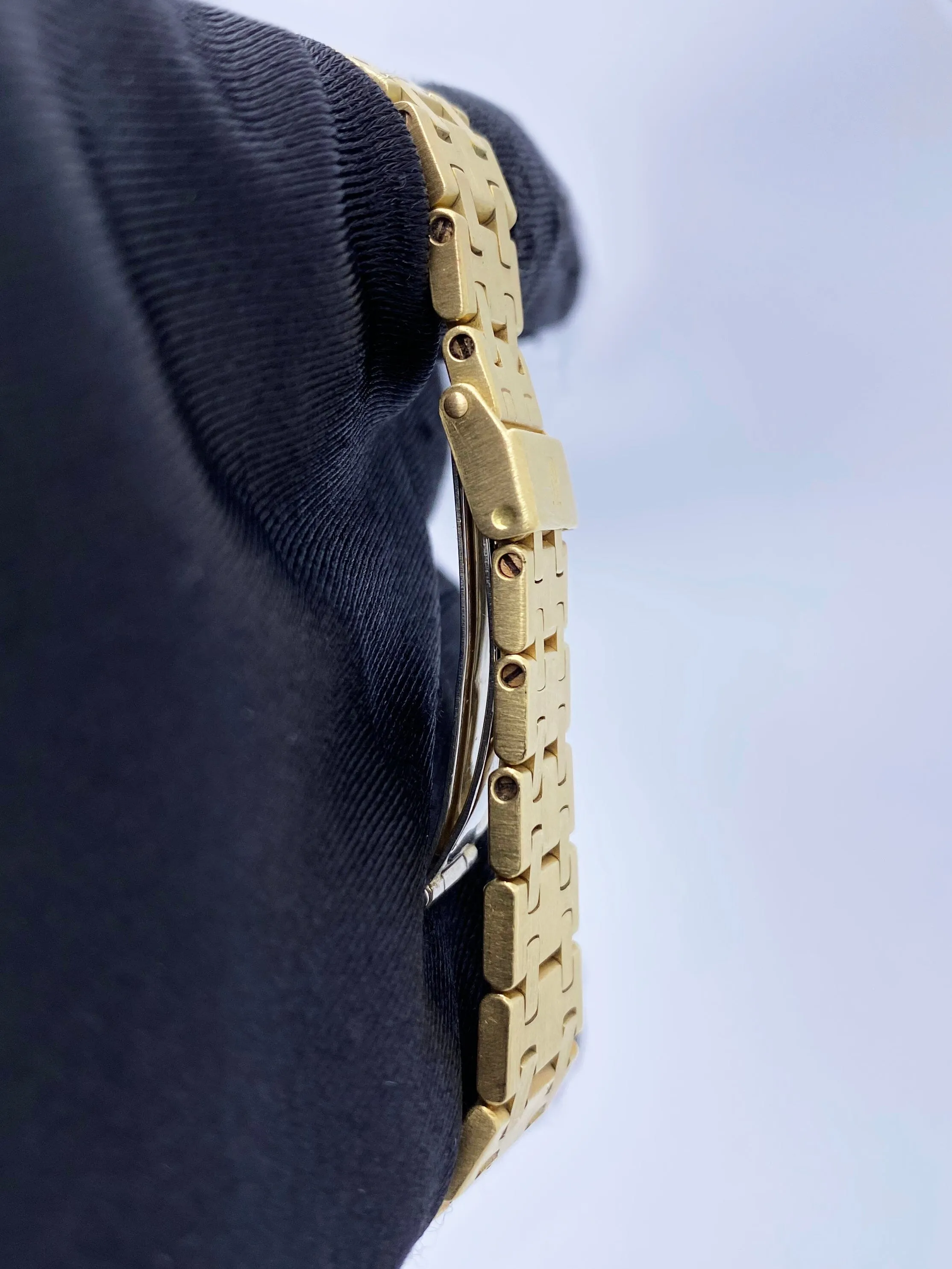 Audemars Piguet Royal Oak 6007BA 18K Yellow Gold Ladies Watch