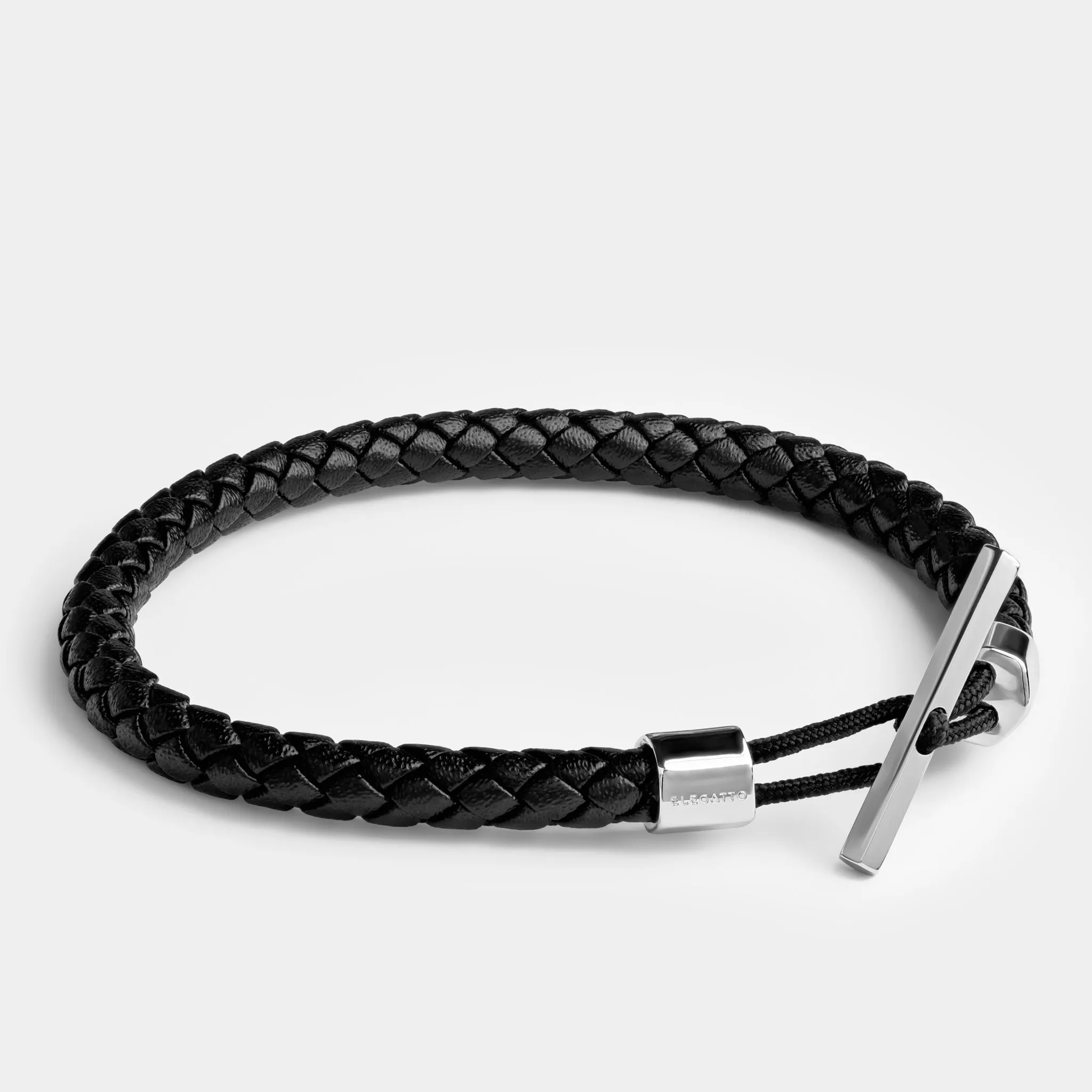 Navis Black