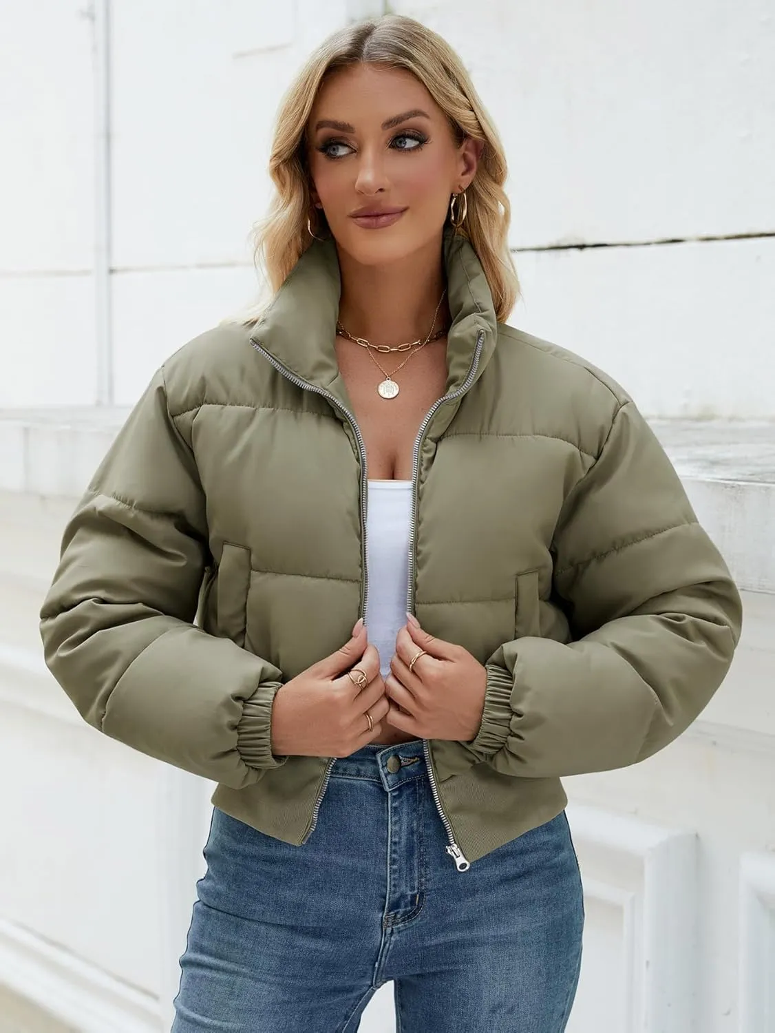 Womens Cropped Puffer Jackets Long Sleeve Short Puffy Quilted Jackets Winter Coat With Pockets